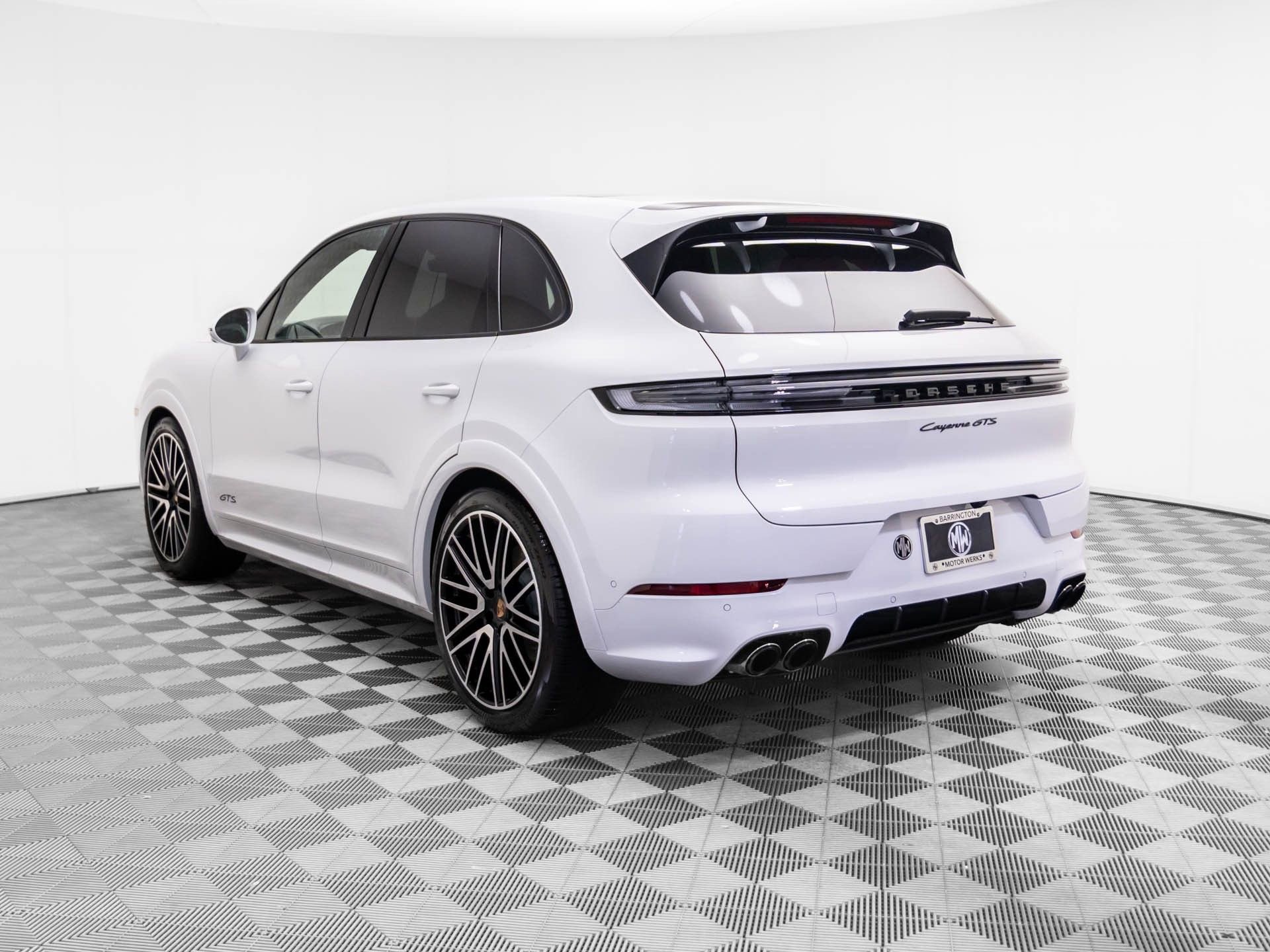 New 2026 Porsche Cayenne GTS image 3