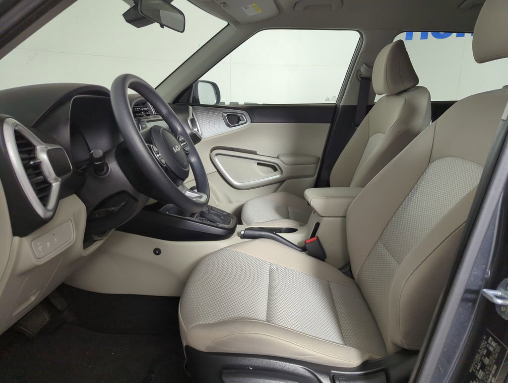 Used 2023 Kia Soul LX image 7