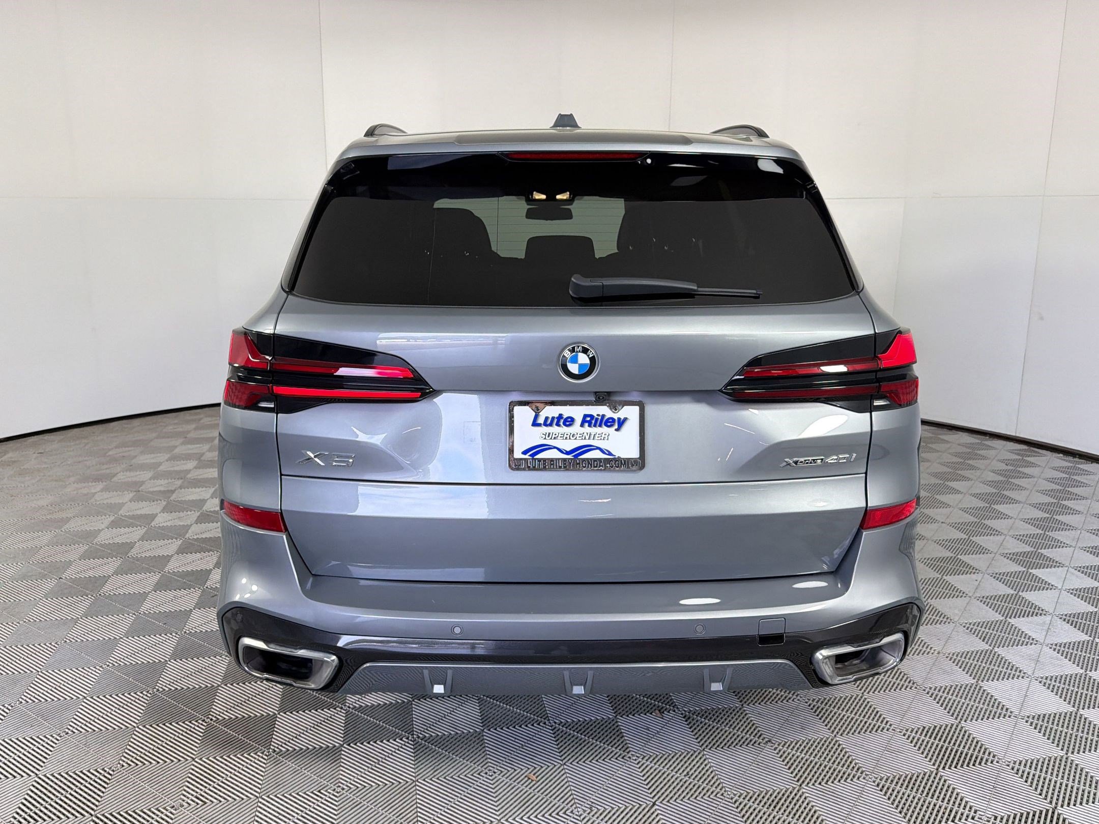 Used 2024 BMW X5 xDrive40i w/ M Sport Package image 10