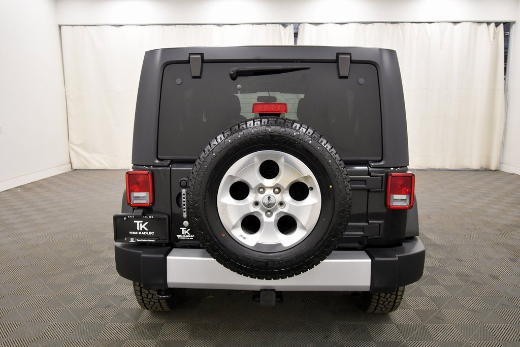 Used 2014 Jeep Wrangler Unlimited Sahara w/ Dual Top Group image 6