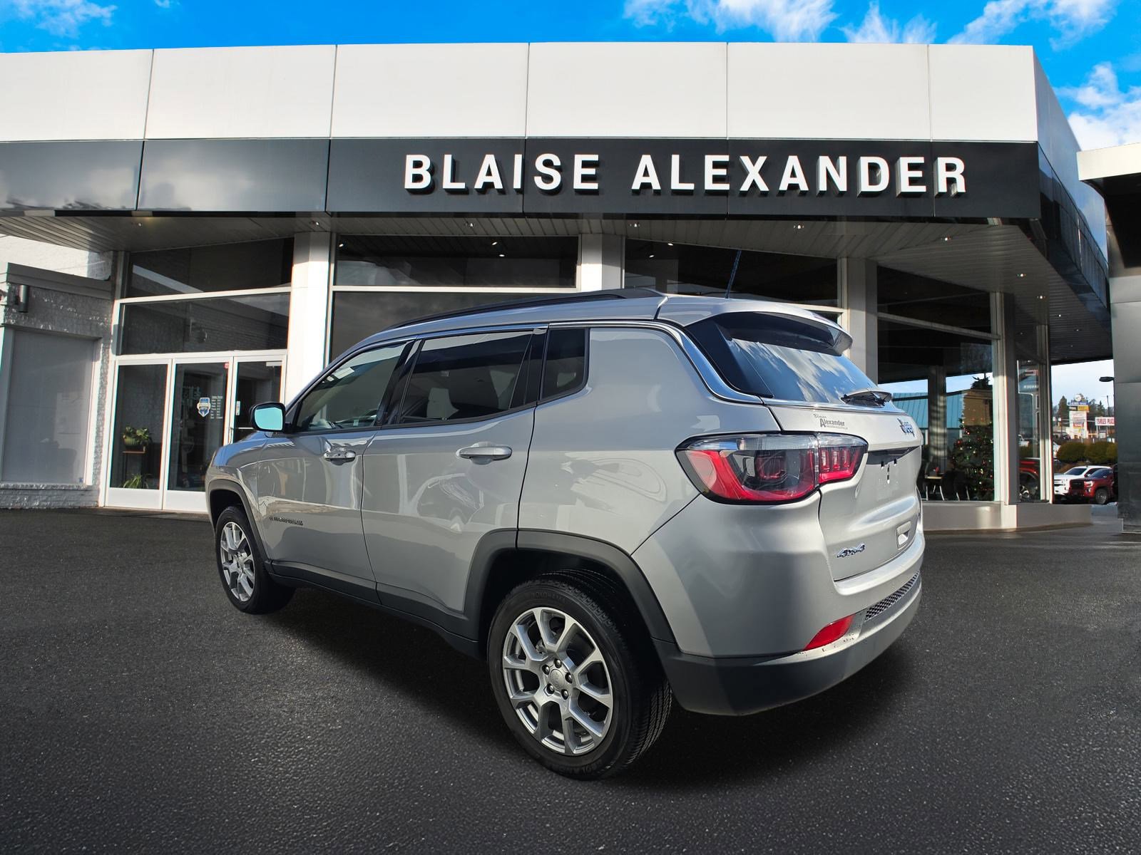 Used 2022 Jeep Compass Latitude image 8