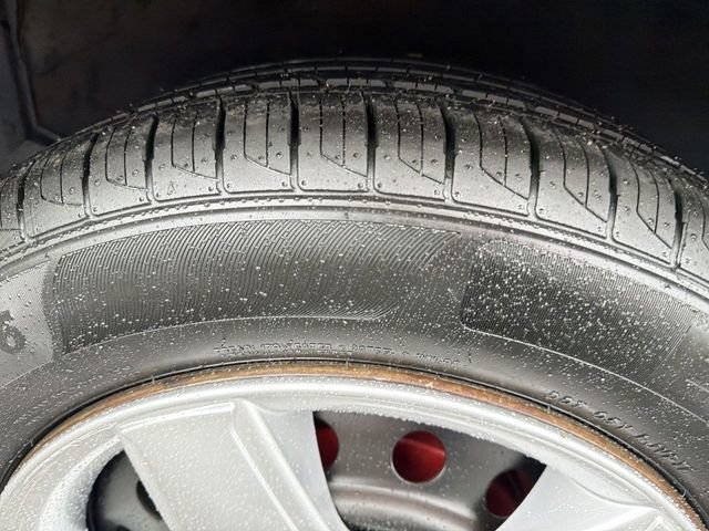 Used 2004 Toyota Matrix image 27