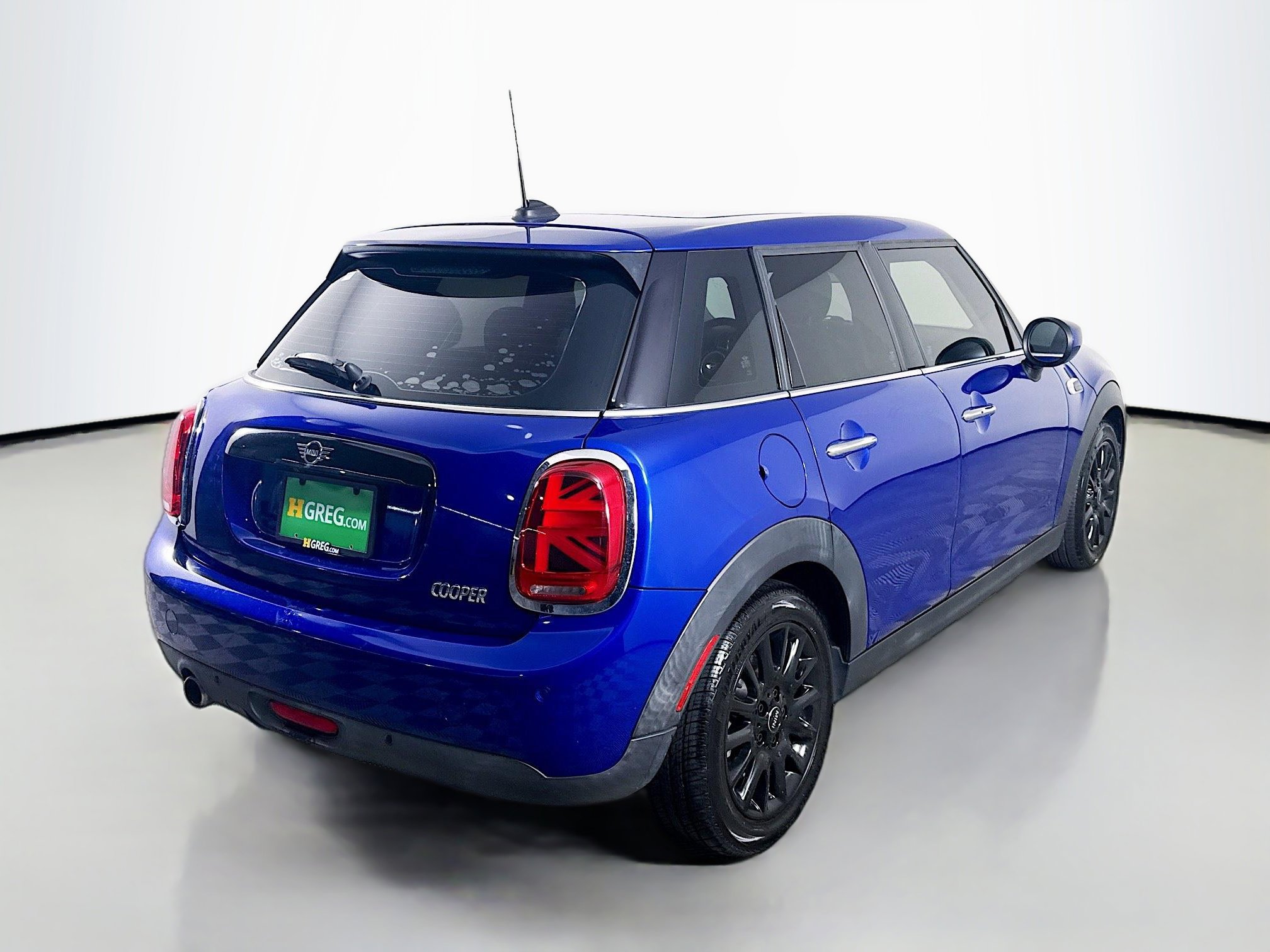 Used 2020 MINI Cooper 4-Door Hardtop image 10