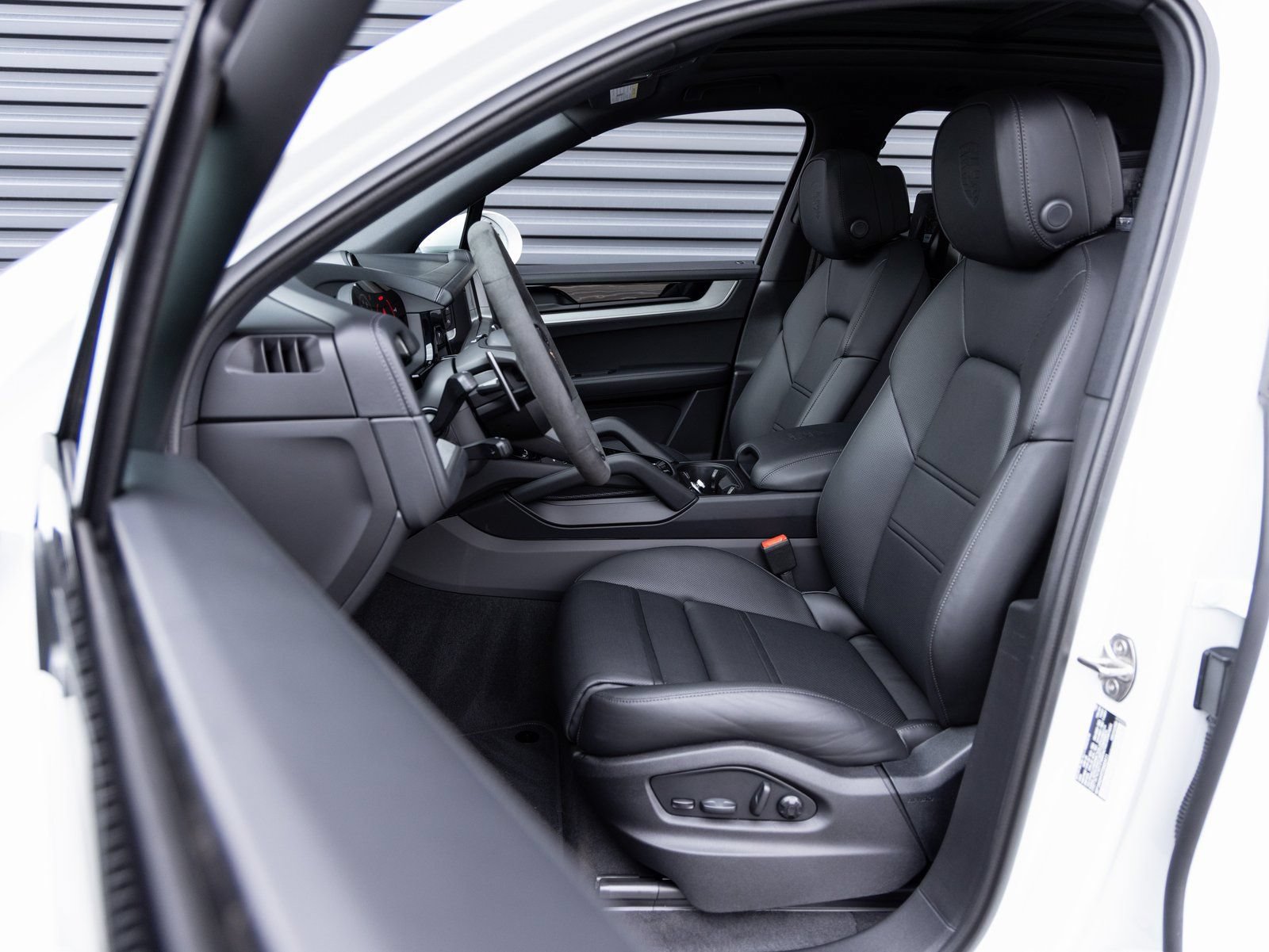 New 2026 Porsche Cayenne AWD/4WD image 5