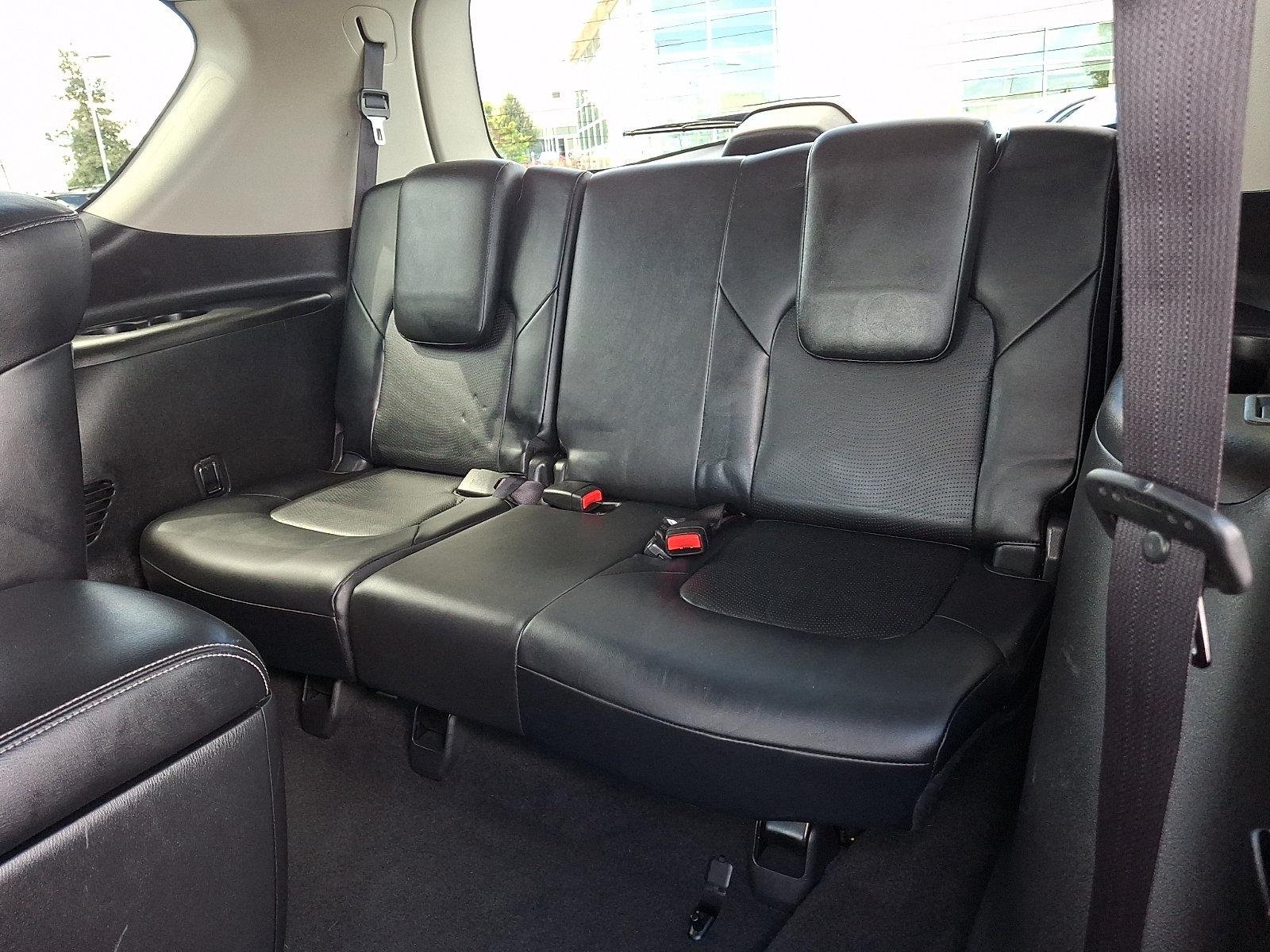 Used 2017 INFINITI QX80 4WD w/ Driver Assistance Package image 10