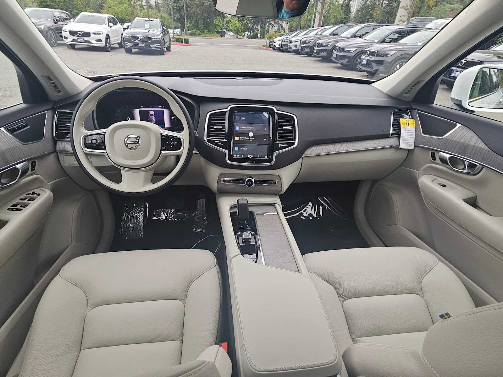 Used 2025 Volvo XC90 T8 Plus w/ Protection Package Premier image 21