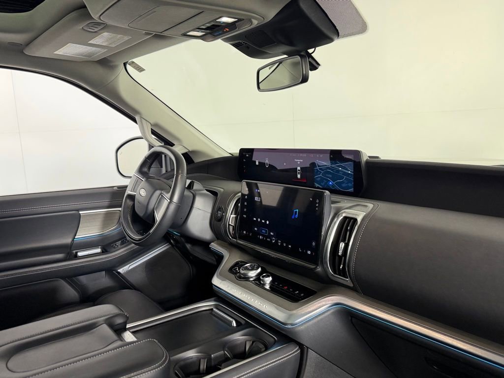 Used 2025 Ford Expedition Max Platinum AWD/4WD image 27