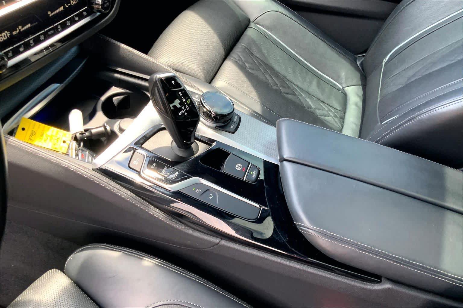 Used 2020 BMW M550i xDrive w/ Dynamic Handling Package AWD/4WD image 17