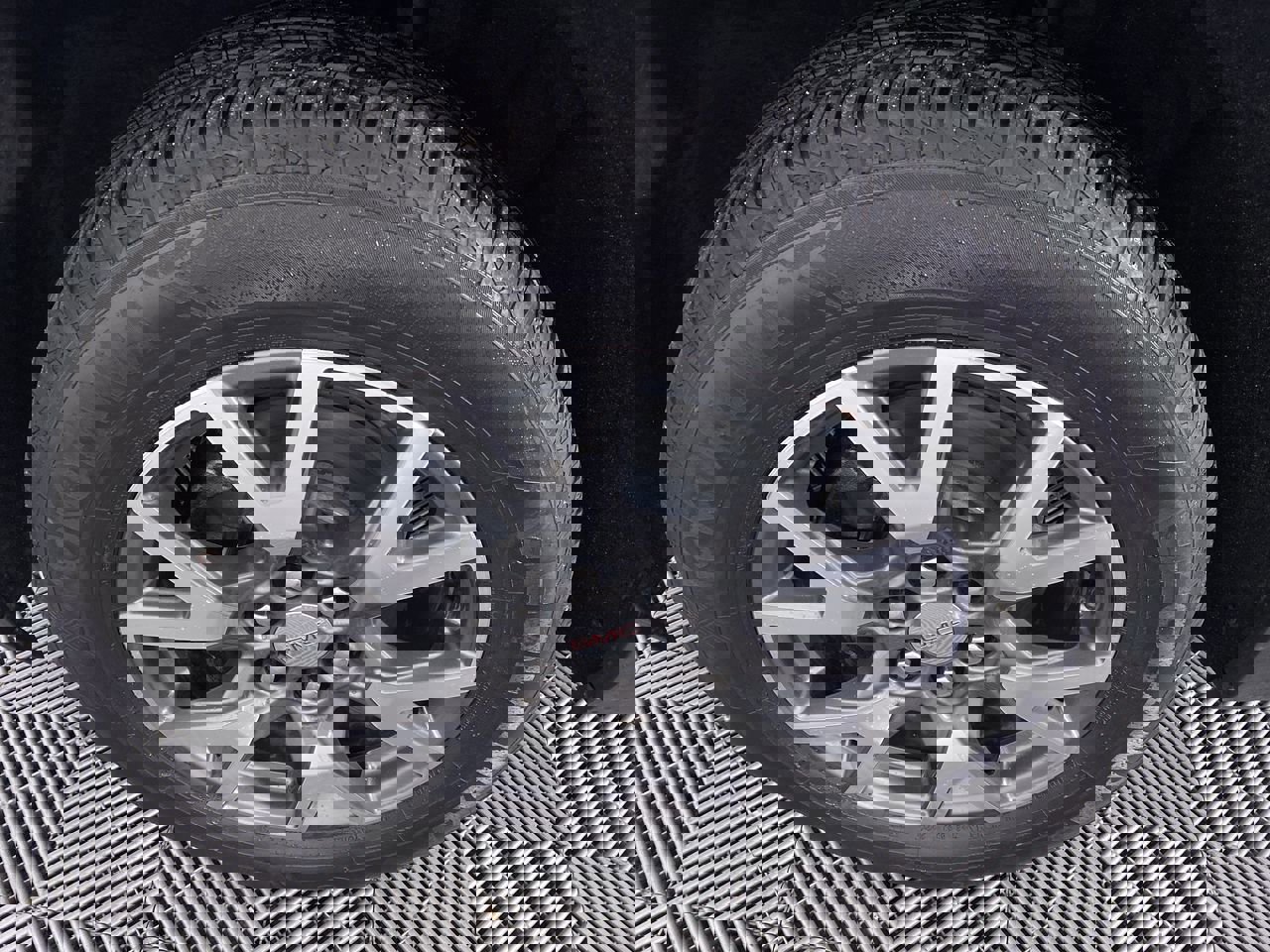 Certified 2020 GMC Acadia SLE image 14