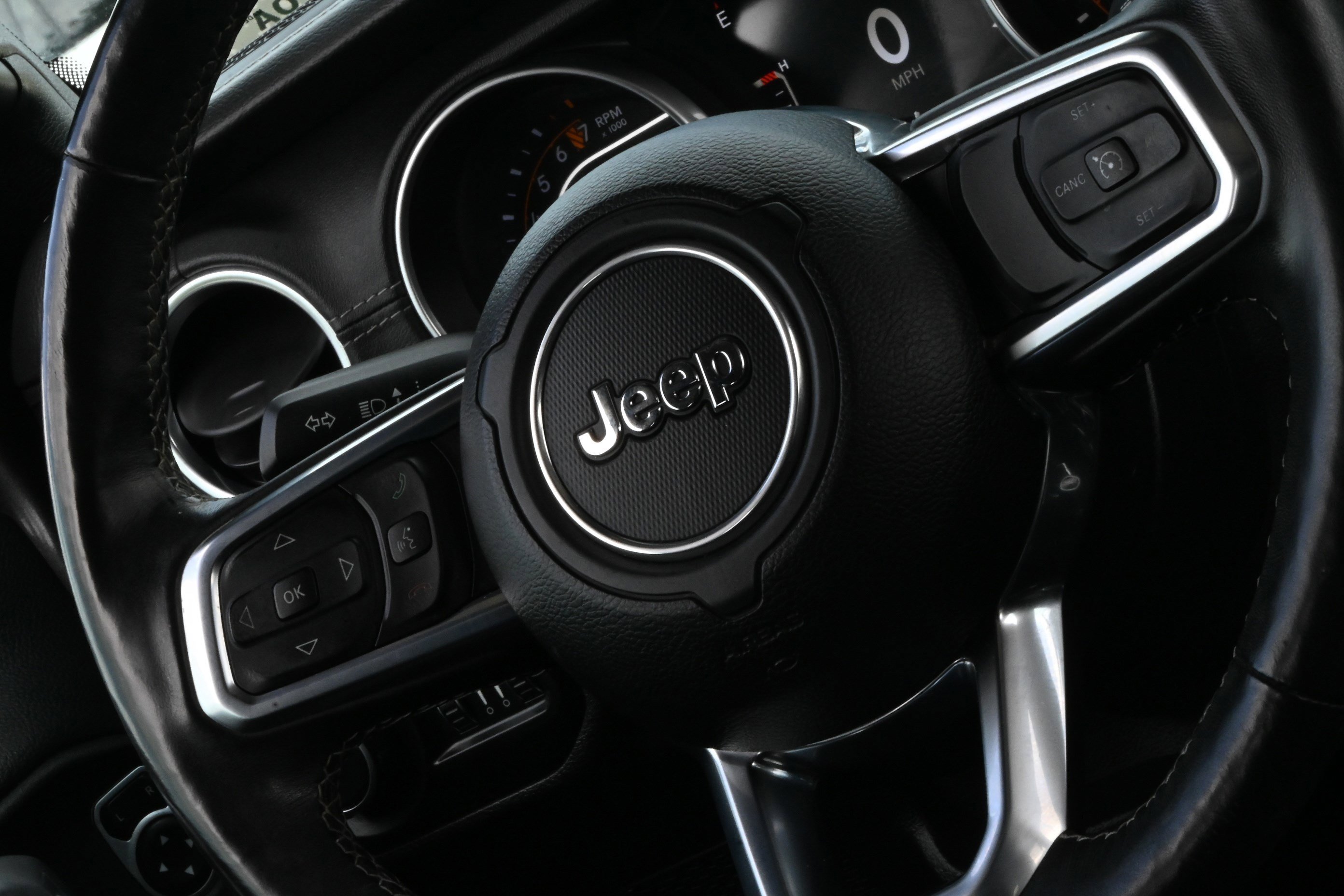 Used 2018 Jeep Wrangler Unlimited Sahara AWD/4WD image 26