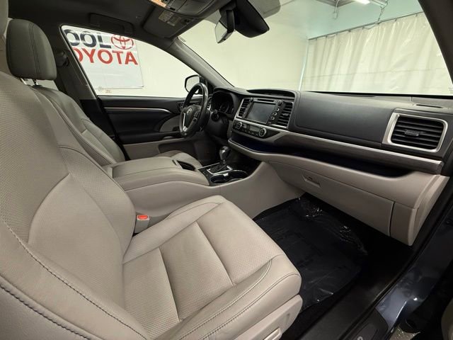Certified 2019 Toyota Highlander Limited image 9