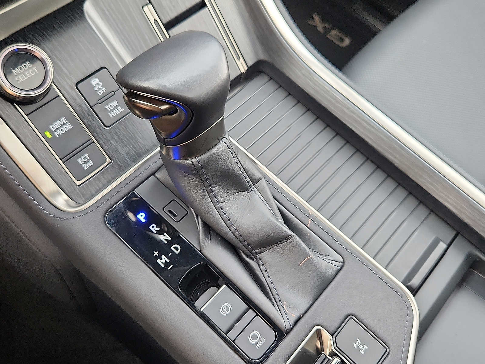 Used 2024 Lexus GX 550 w/ Accessory Package (Z1) AWD/4WD image 14