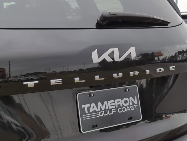 Used 2022 Kia Telluride EX w/ EX Premium Package FWD image 5