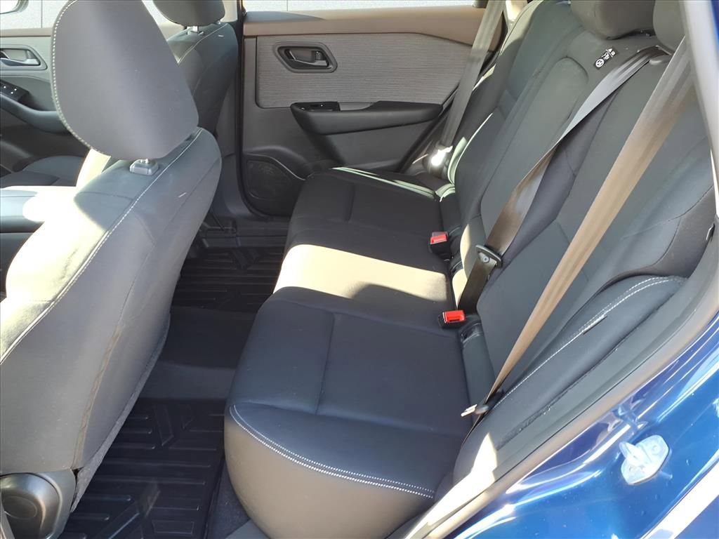 Used 2023 Nissan Rogue S image 12
