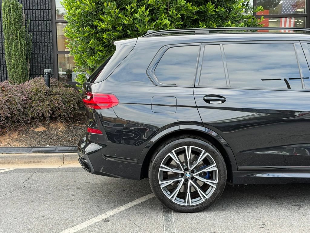 Used 2020 BMW X7 M50i AWD/4WD image 22
