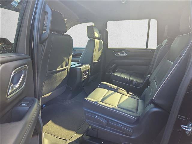 Used 2023 Chevrolet Suburban Premier RWD image 13