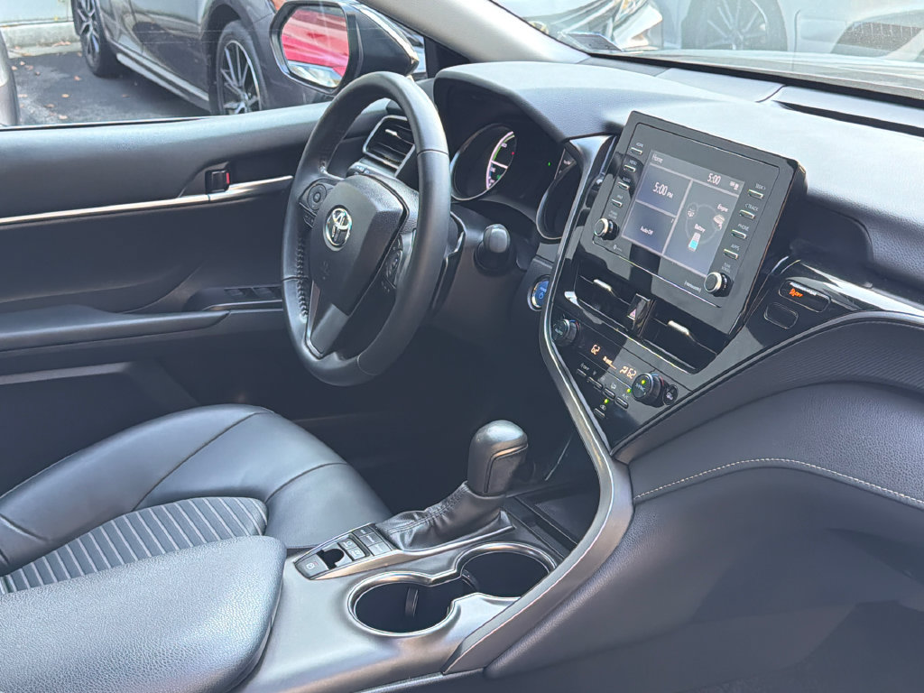 Used 2024 Toyota Camry SE w/ Convenience Package FWD image 10