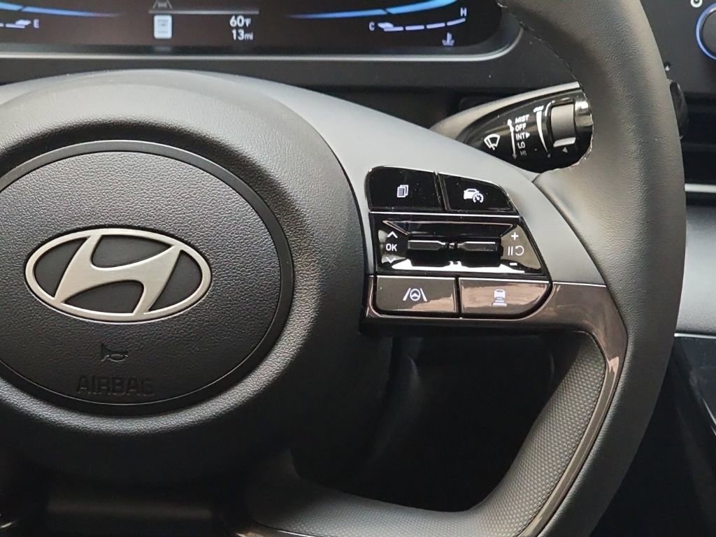 New 2026 Hyundai Elantra SEL Sport FWD image 16