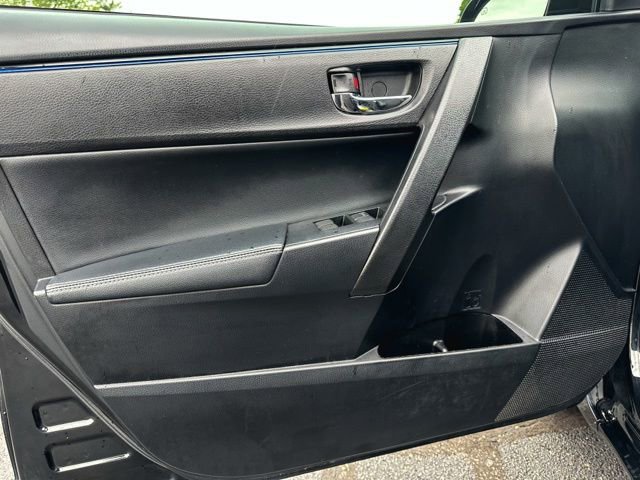 Used 2018 Toyota Corolla SE FWD image 12