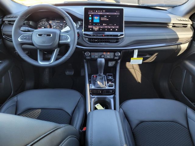 New 2026 Jeep Compass Latitude image 11