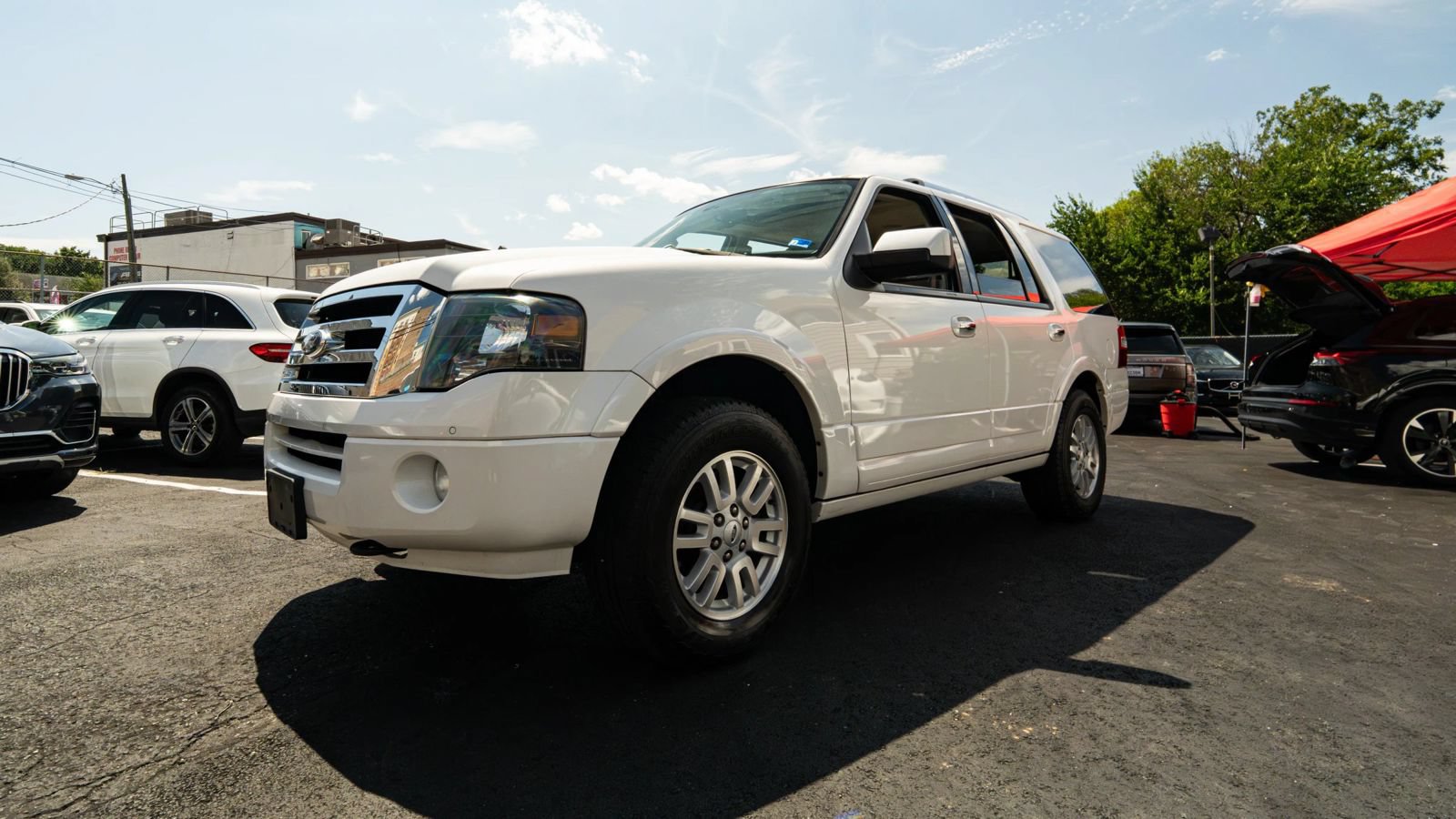 Used 2014 Ford Expedition Limited w/ Equipment Group 301A AWD/4WD image 8