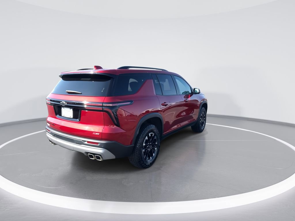 Used 2025 Chevrolet Traverse Z71 image 8