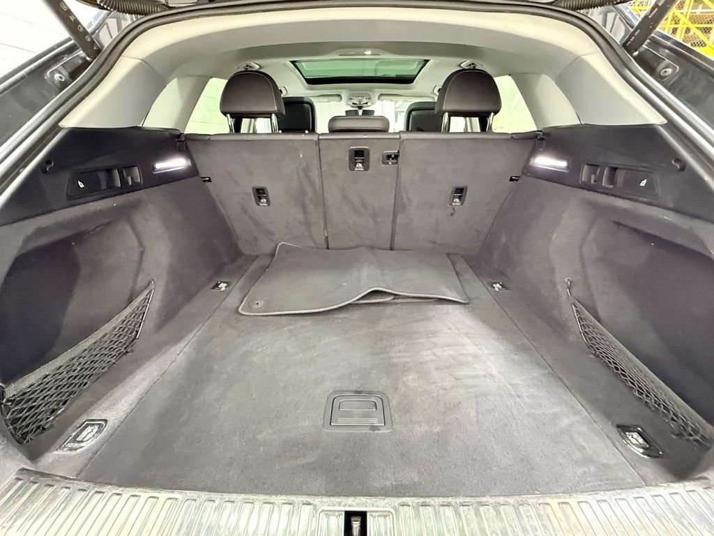 Used 2021 Audi e-tron Premium w/ Convenience Plus Package image 44