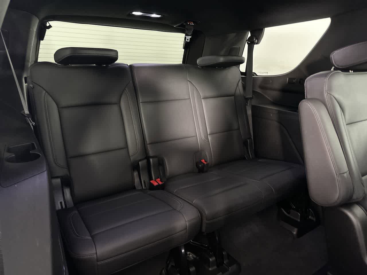 Used 2021 Chevrolet Tahoe Z71 w/ Z71 Signature Package AWD/4WD image 23