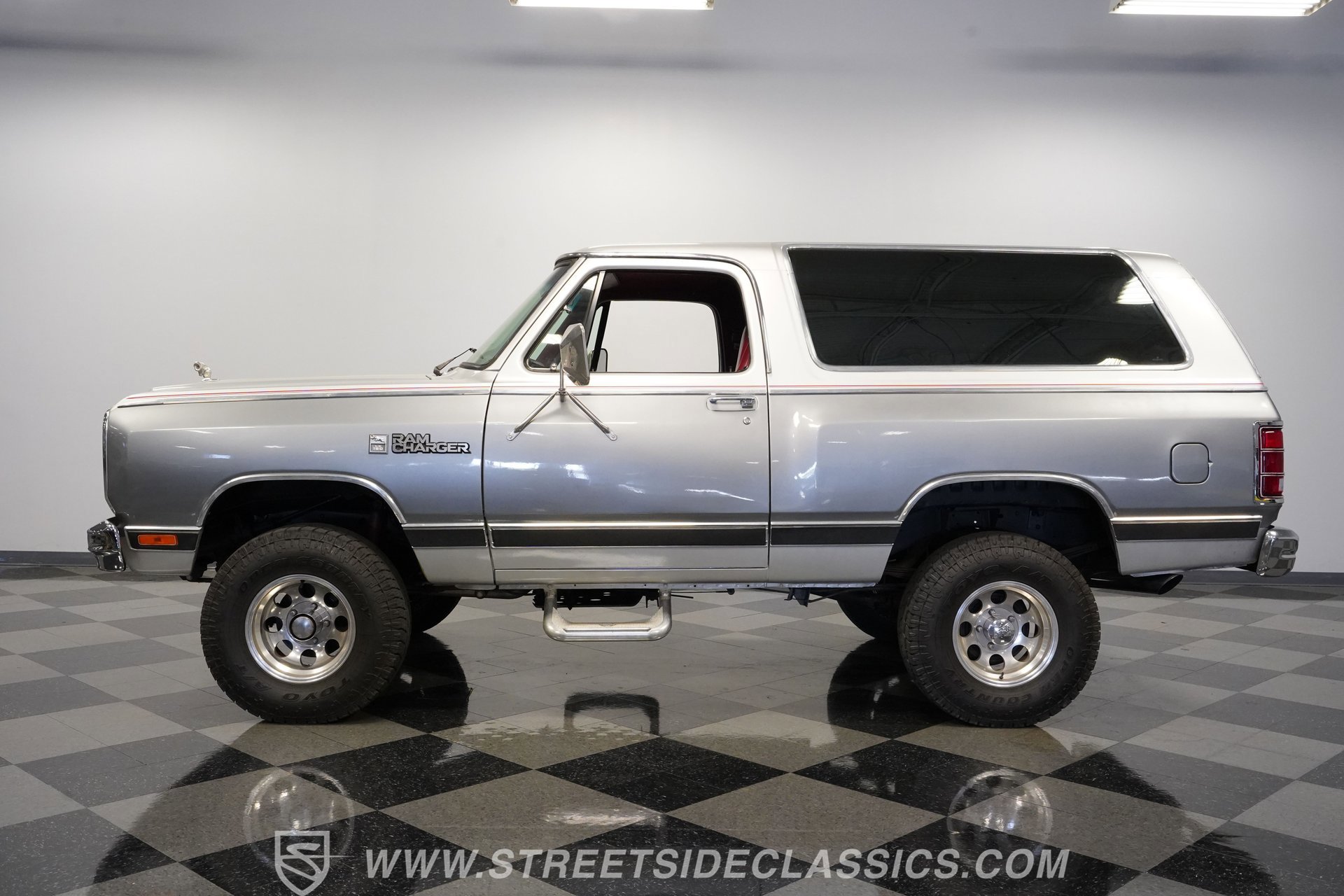 Used 1987 Dodge Ramcharger 4WD image 2