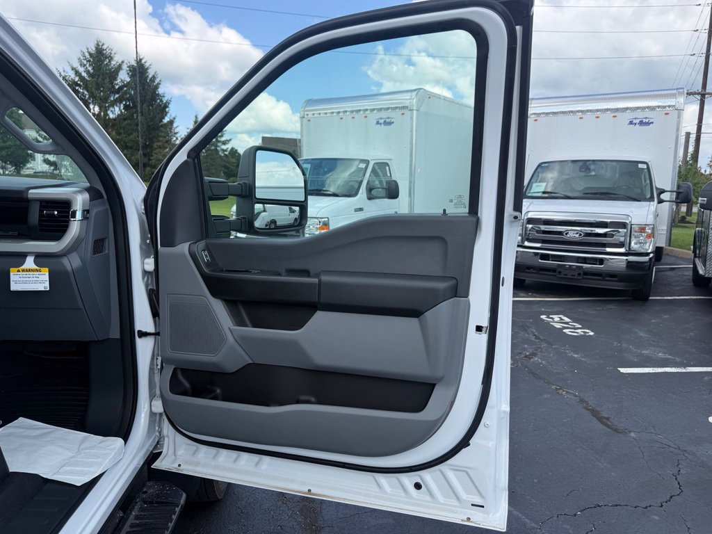 New 2026 Ford F550 4x4 Regular Cab Super Duty image 58