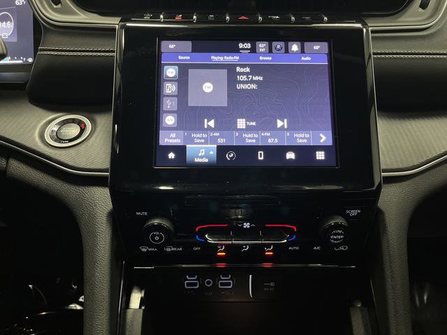 Used 2023 Jeep Grand Cherokee Laredo image 7