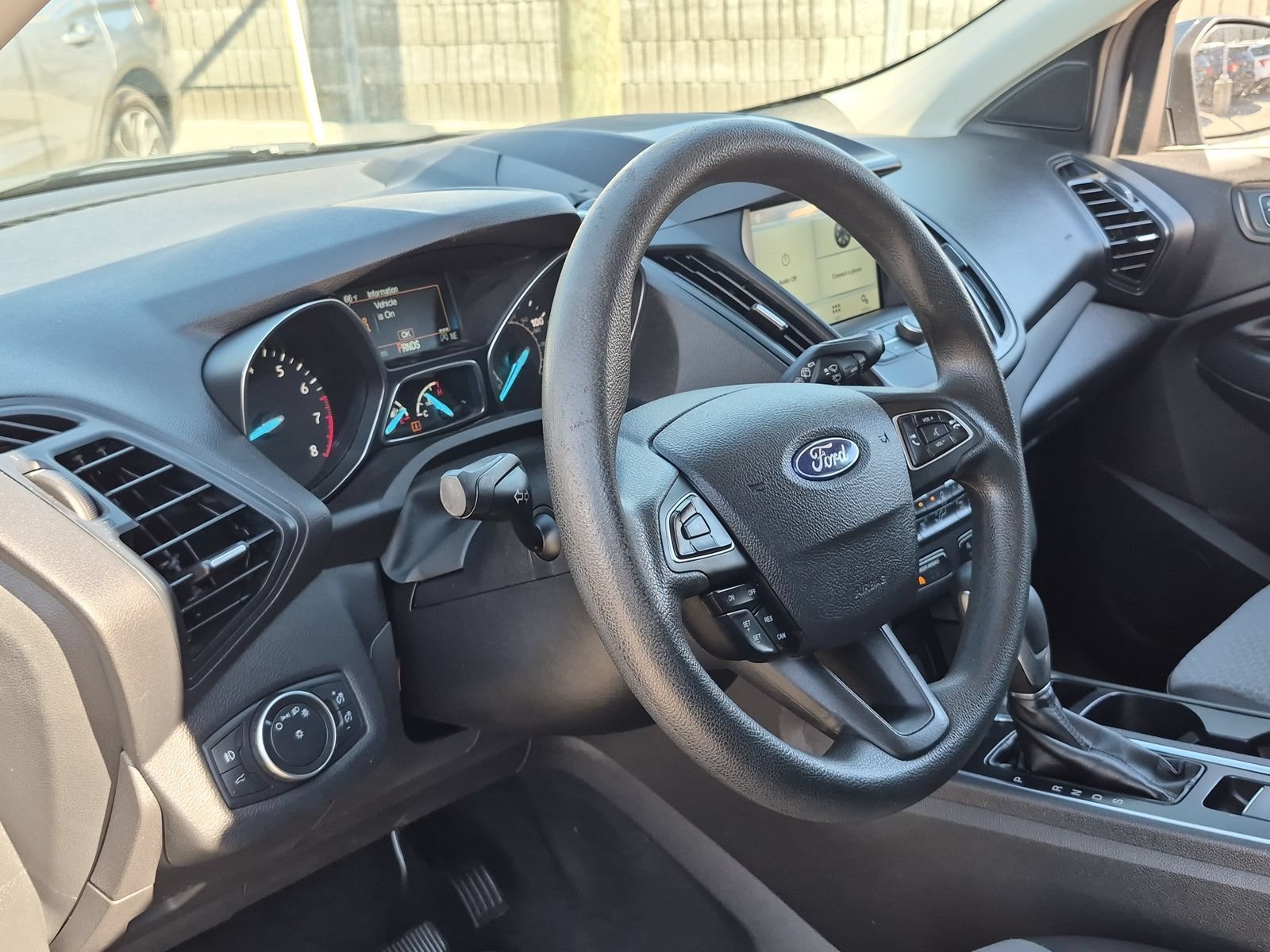 Used 2019 Ford Escape SE FWD image 11
