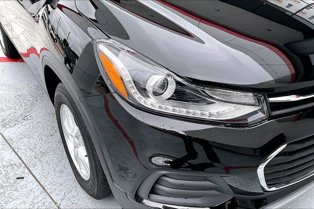 Used 2020 Chevrolet Trax LT w/ LT Convenience Package FWD image 30