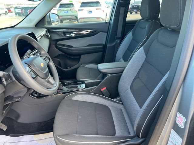 Used 2025 Chevrolet TrailBlazer LT AWD/4WD image 11
