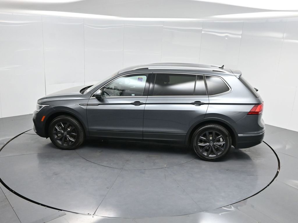 Used 2022 Volkswagen Tiguan SE image 61