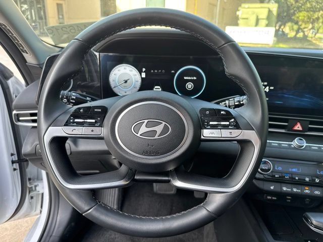Used 2025 Hyundai Elantra SEL FWD image 8