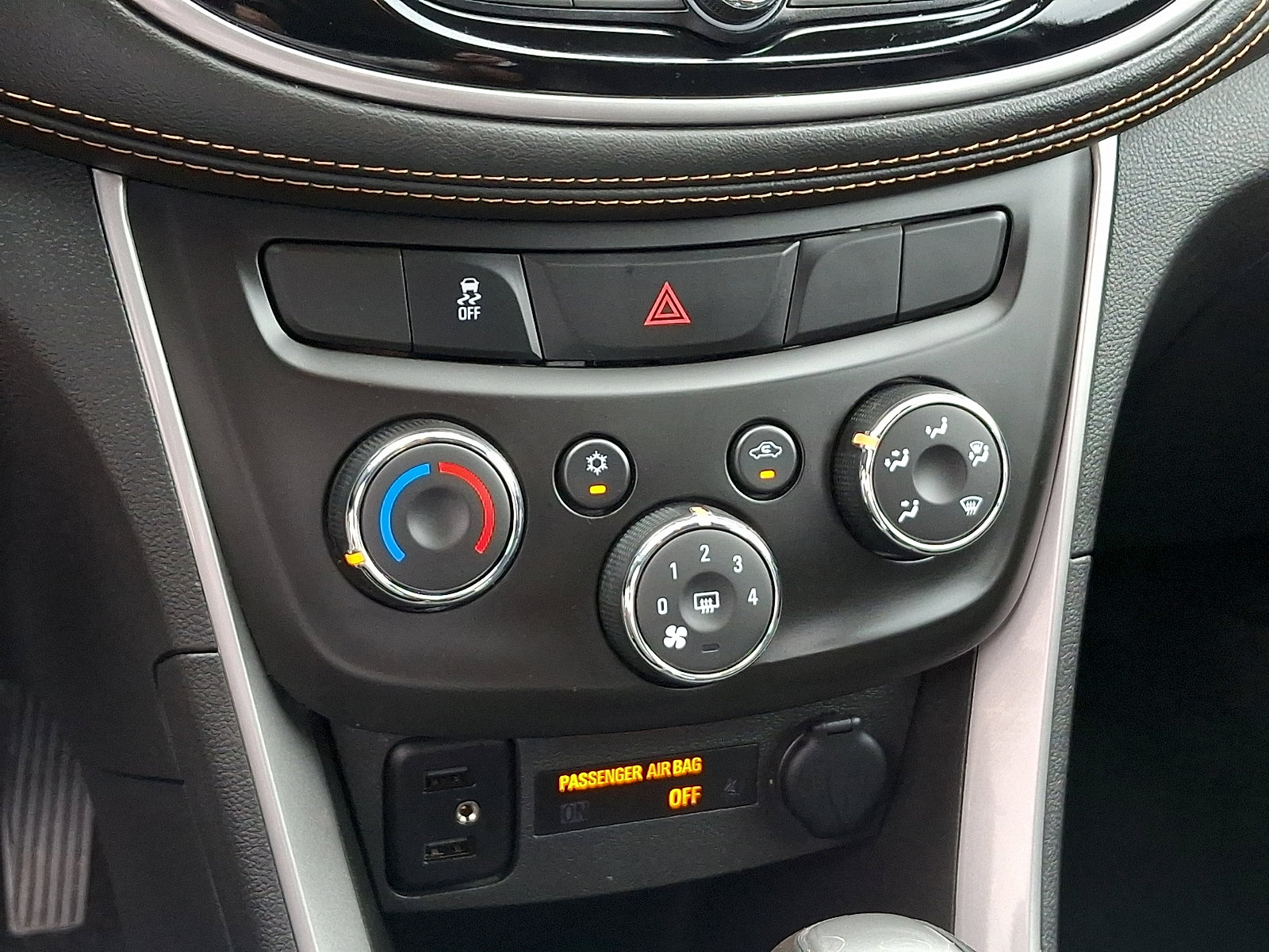 Used 2022 Chevrolet Trax LT w/ Driver Confidence Package image 16