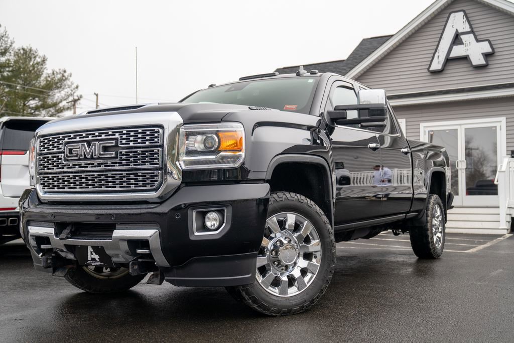 Used 2018 GMC Sierra 2500 Denali w/ Duramax Plus Package image 1
