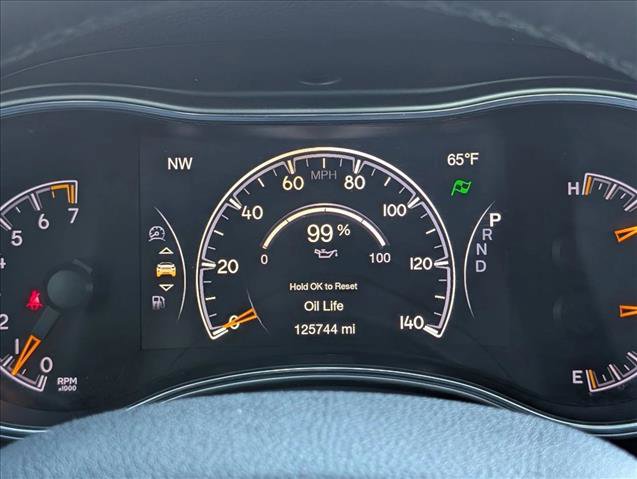 Used 2017 Jeep Grand Cherokee Altitude image 11