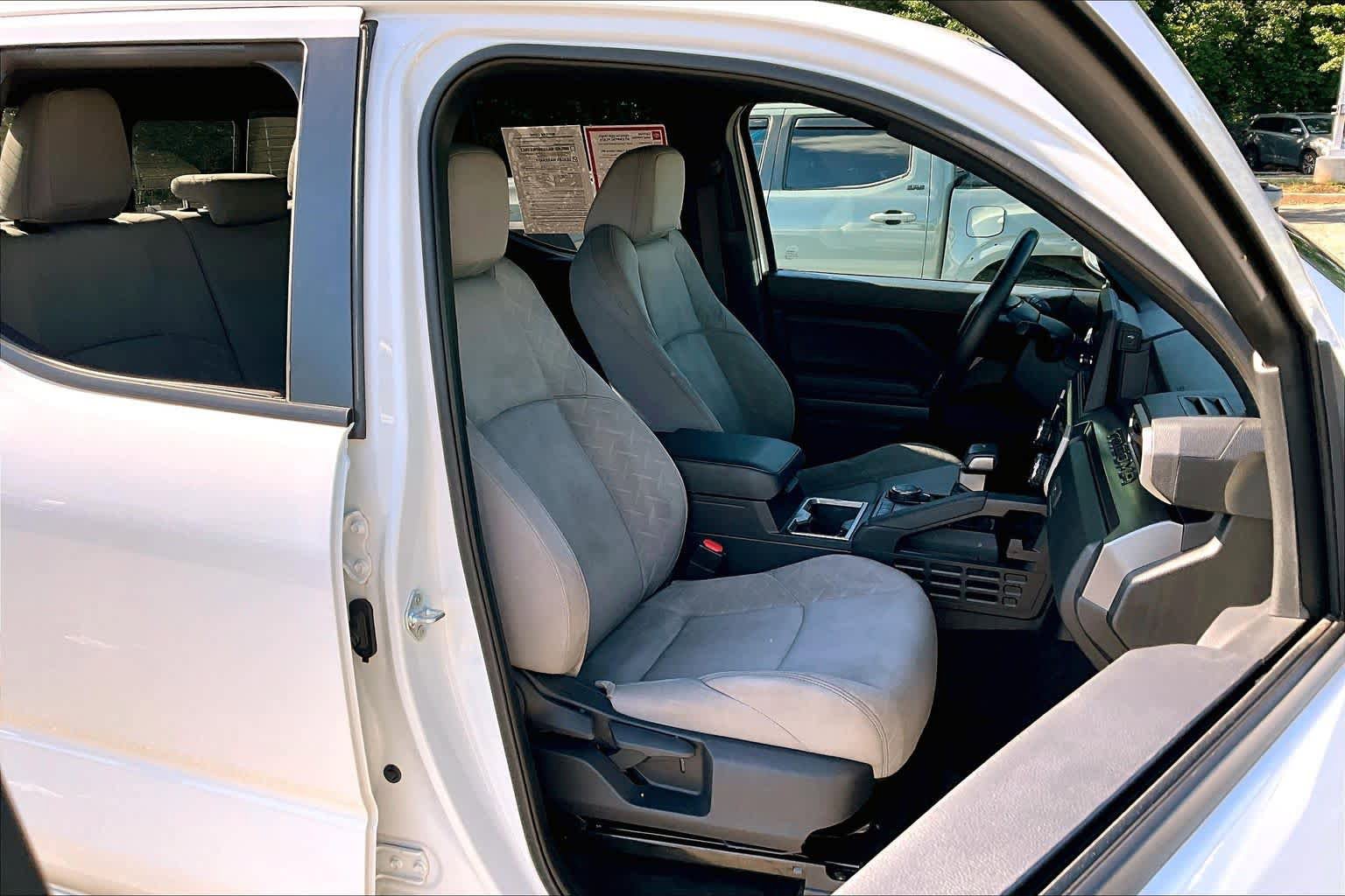 Certified 2024 Toyota Tacoma SR5 AWD/4WD image 8