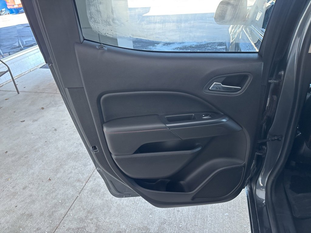 Used 2016 GMC Canyon SLE w/ All Terrain Package image 20