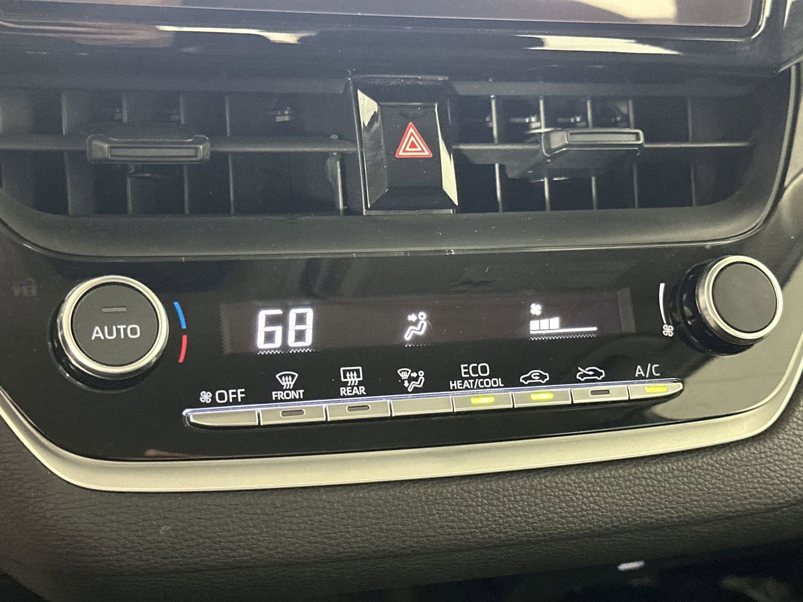 Used 2024 Toyota Corolla LE FWD image 18