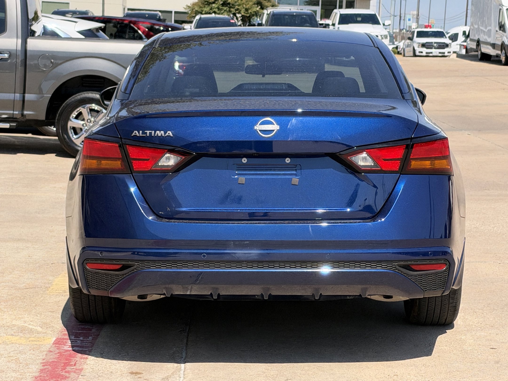 Used 2024 Nissan Altima 2.5 S FWD image 6