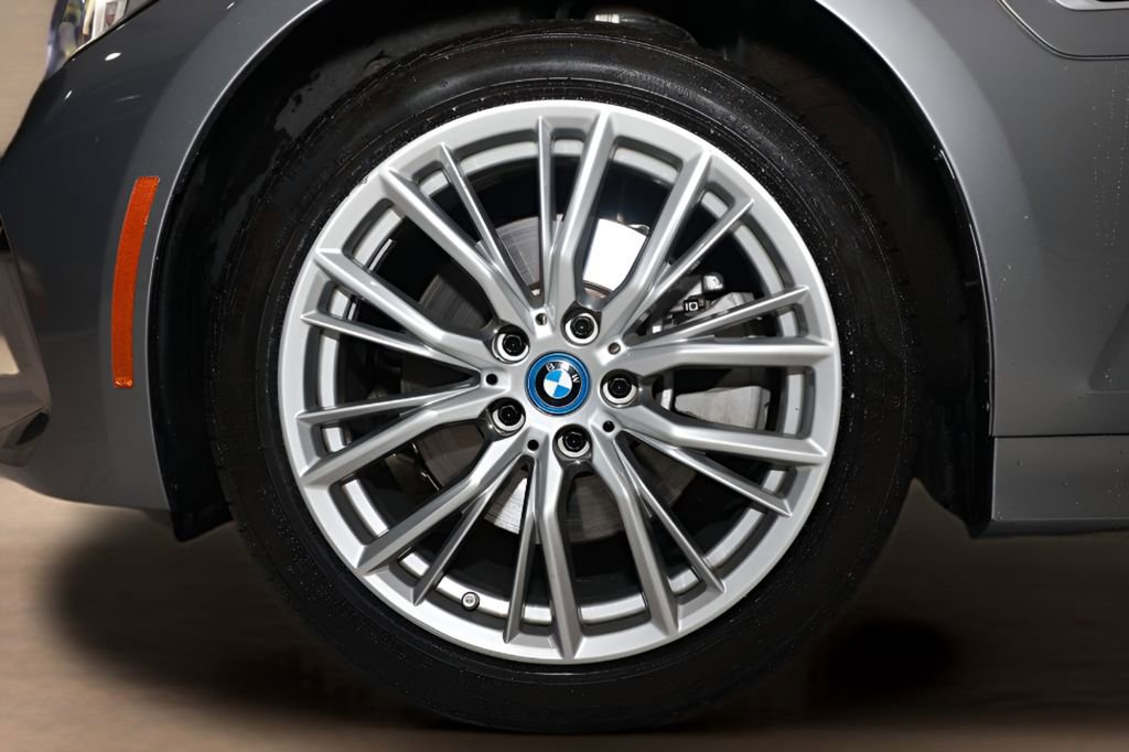 Used 2023 BMW 330e xDrive w/ Premium Package image 24