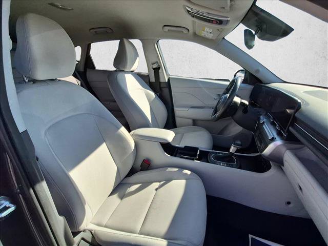 Used 2025 Hyundai Kona SEL FWD image 21