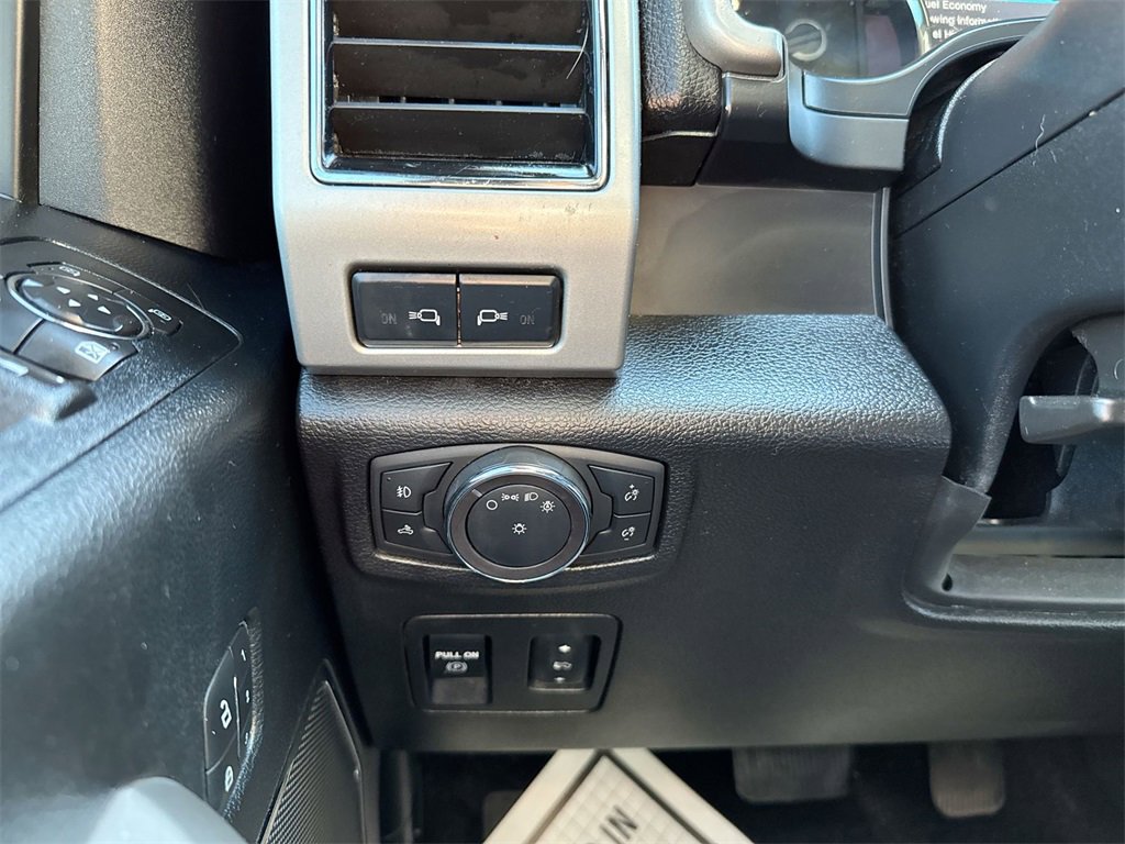 Used 2019 Ford F150 Lariat image 18