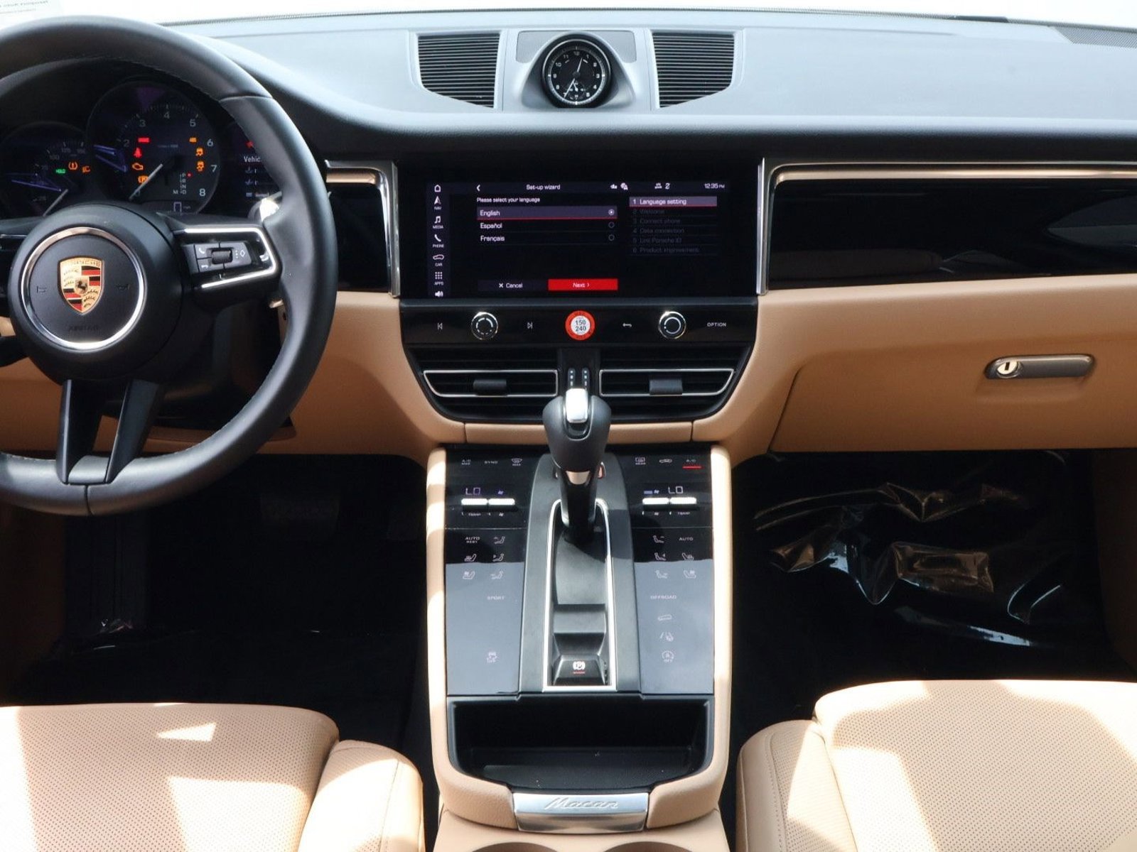 Certified 2025 Porsche Macan image 20