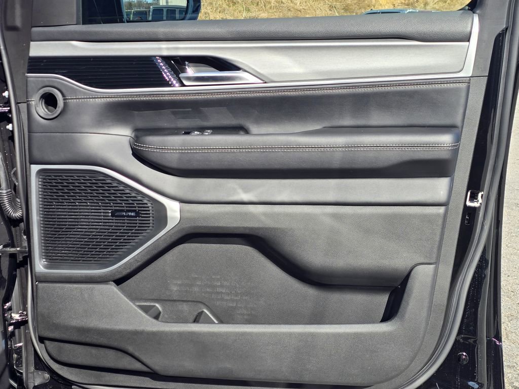 New 2026 Jeep Grand Wagoneer 4WD w/ Premium Group I image 39