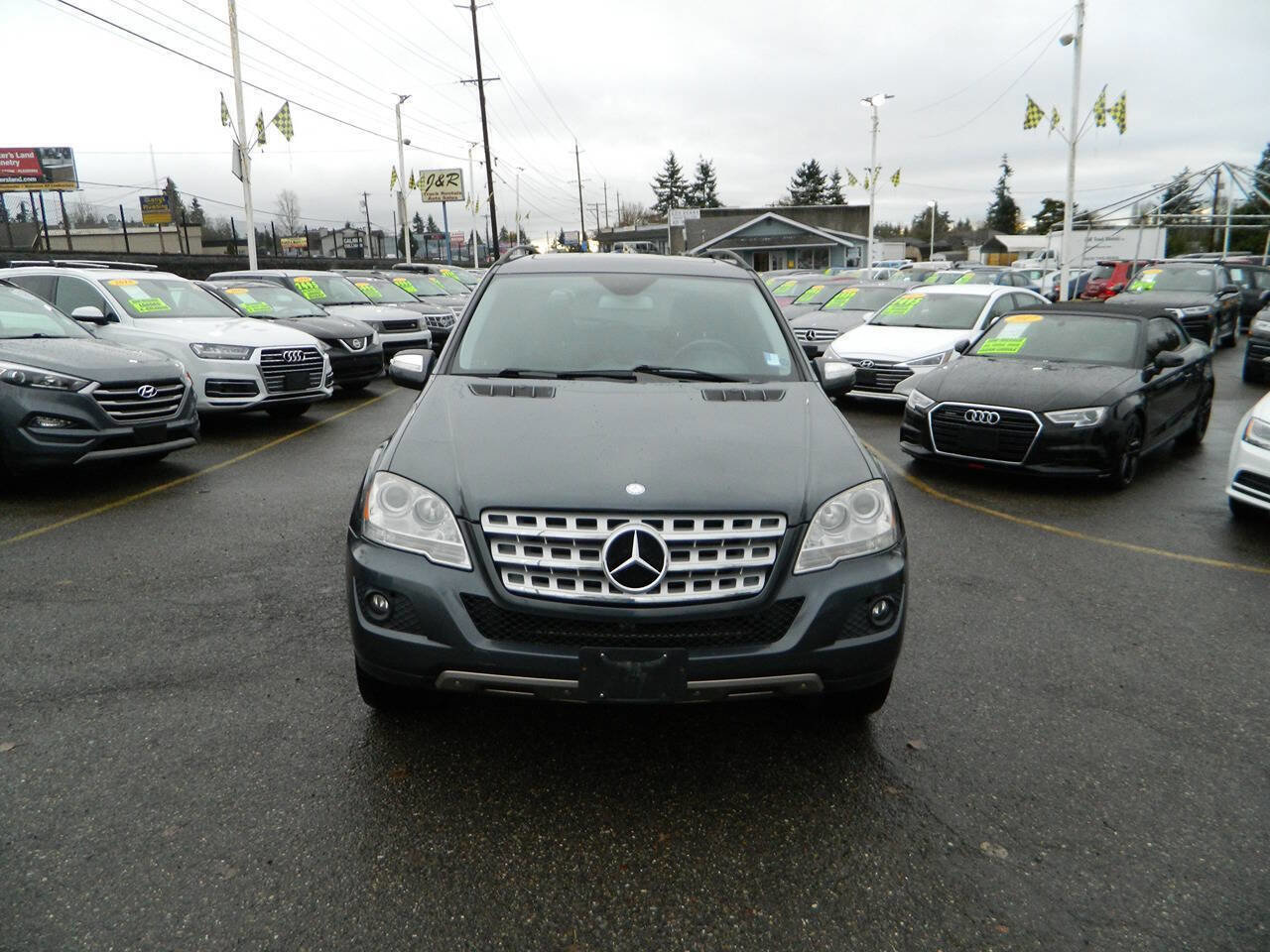 Used 2010 Mercedes-Benz ML 350 BlueTEC 4MATIC image 3
