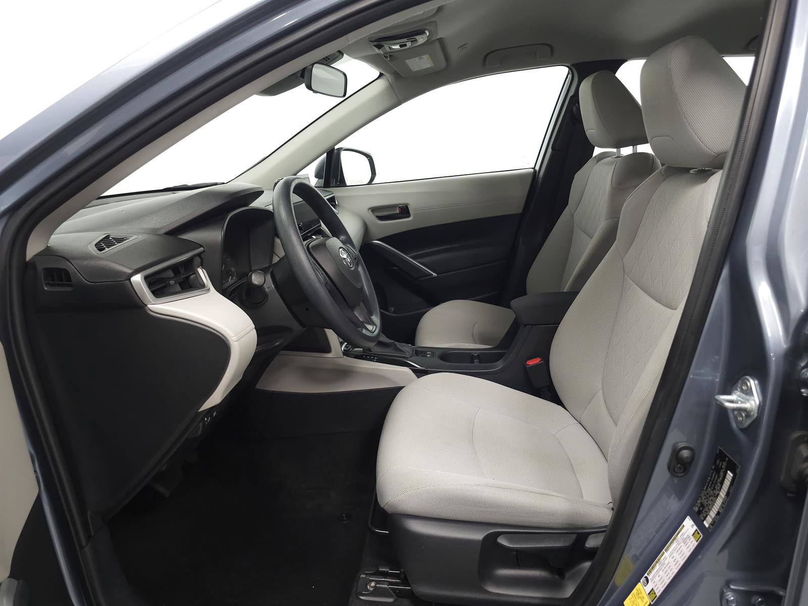 Certified 2023 Toyota Corolla Cross L AWD/4WD image 4